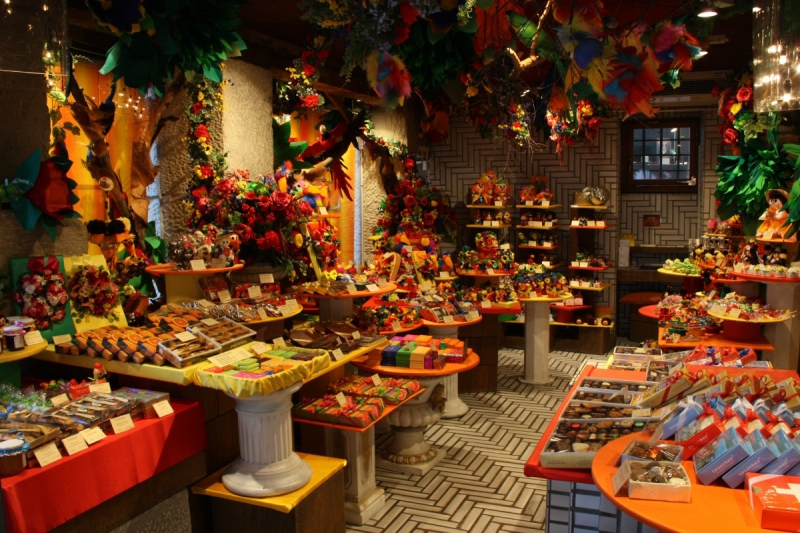 vente-BARJOLS-min_candy_store_chocolate_shop_chocolate_switzerland-393515