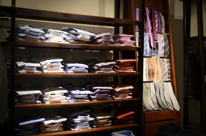 vente-BARJOLS-min_shirts_exhibition_shop_shopping_shelf_buy_business_clothing-940715